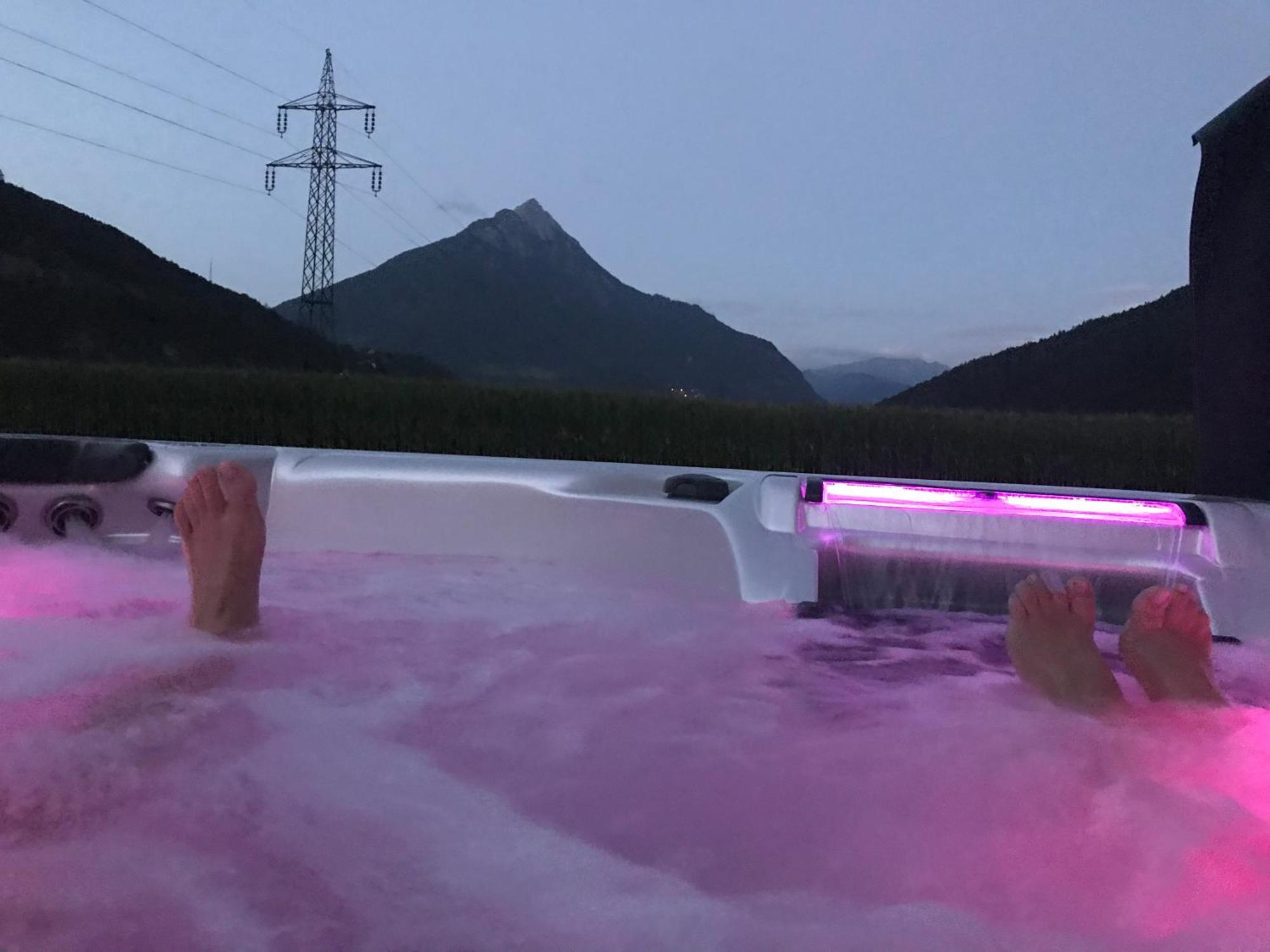 Deluxefort Fuer 10 Gaeste Mit Eigenem Whirlpool Und Fasssauna Imst Extérieur photo